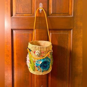 Unbranded VTG Straw Boho purse, top is missing. Could be used as a basket.